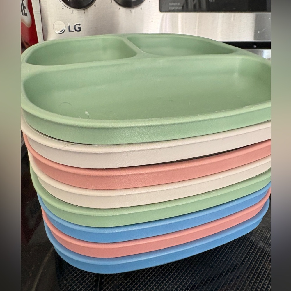 Replay unbreakable divided dishes. Square. Colors. Set of 8